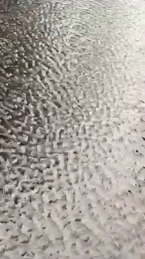 有关光反射, 垂直视频, 平静的水面的免费素材视频