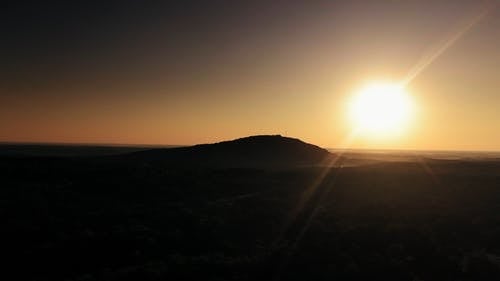从山后社区的日落美景 · 免费素材视频
