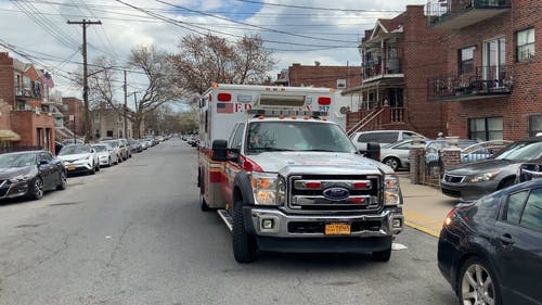 有关停放的汽车, 户外, 房子的免费素材视频