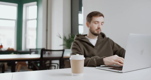 有关MacBook, 一杯咖啡, 事业的免费素材视频