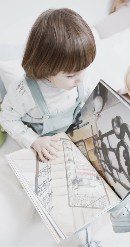 有关儿童, 关闭, 可爱的免费素材视频