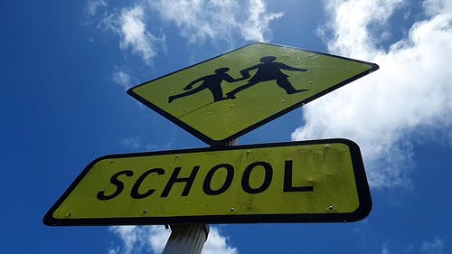 有关天空中的云彩, 学校, 慢动作的免费素材视频