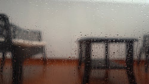 有关下雨, 室内, 椅子的免费素材视频