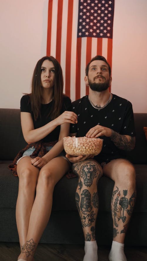 有关netflix公司, 一对, 一起的免费素材视频