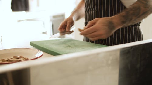 有关＃室内, 人, 刀的免费素材视频