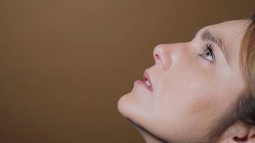 有关人, 信仰, 向上看的免费素材视频