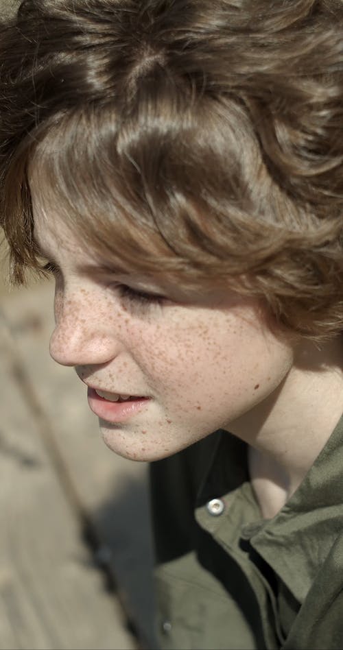 有关喜悦, 垂直视频, 微笑的免费素材视频