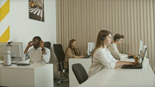 有关呼叫中心办公室, 商业, 女性的免费素材视频