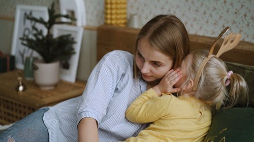 有关互动, 女性, 妈妈和女儿的免费素材视频