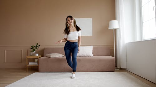 有关可爱, 室内, 沙发的免费素材视频