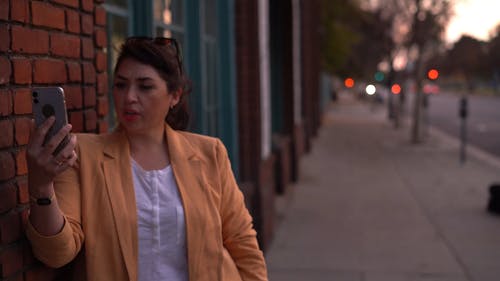 有关3C用品, 女人, 智慧手机的免费素材视频