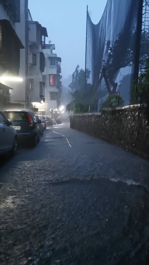 有关下雨, 垂直视频, 城市的免费素材视频