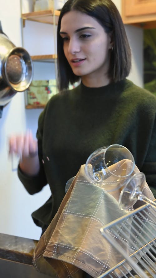 有关人, 垂直视频, 女人的免费素材视频