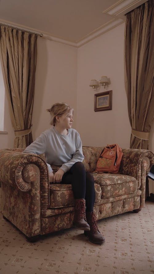 有关休闲, 坐, 垂直视频的免费素材视频