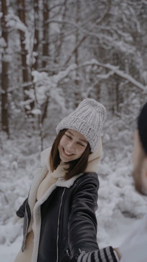 有关一对, 下雪的, 人的免费素材视频