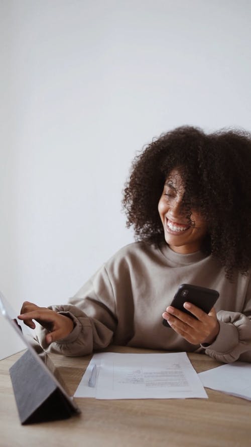 有关垂直视频, 女人, 工作的的免费素材视频