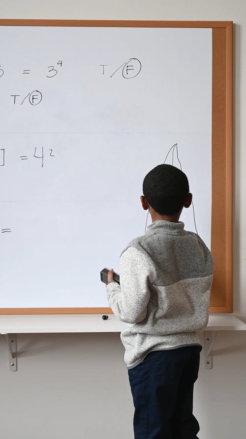 有关儿童, 后视图, 垂直视频的免费素材视频