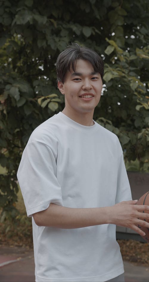 有关垂直视频, 外衣, 年轻人的免费素材视频