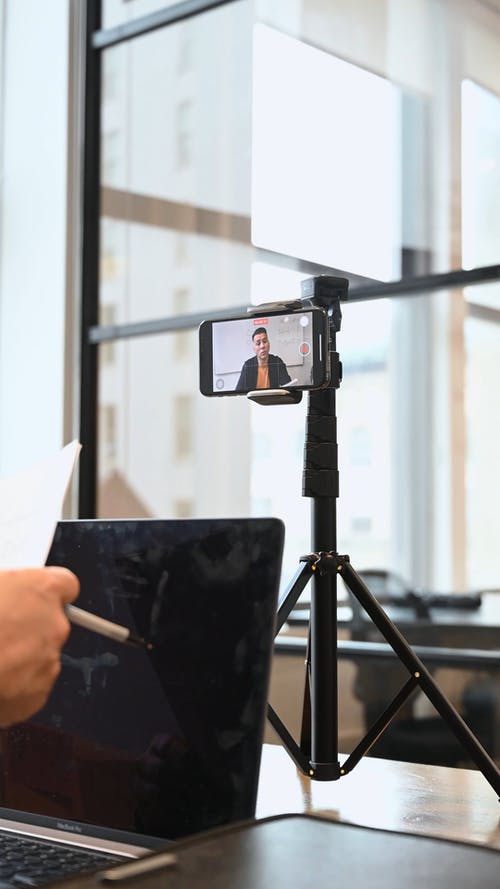 有关iPhone, 三脚架, 在线课程的免费素材视频