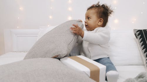 有关Throw Pillows, 可爱, 可爱的的免费素材视频