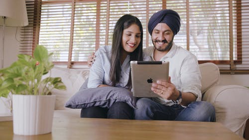 有关iPad, 人, 在家的免费素材视频