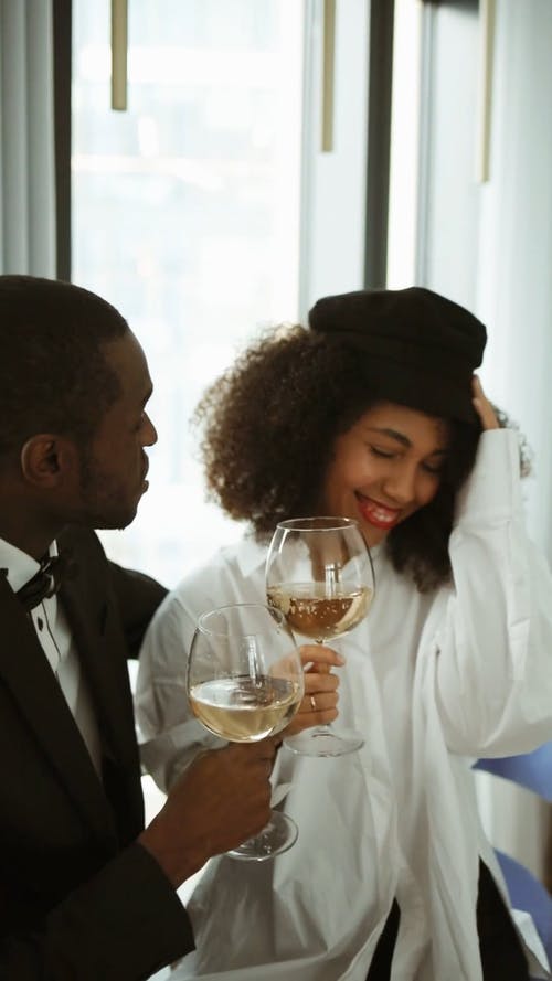 有关一对, 人, 坐的免费素材视频