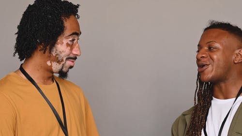 谈话中的两个男人 · 免费素材视频