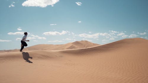 有关乾旱, 乾的, 人的免费素材视频