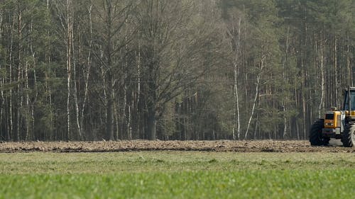 有关农村, 拖拉机, 树木的免费素材视频