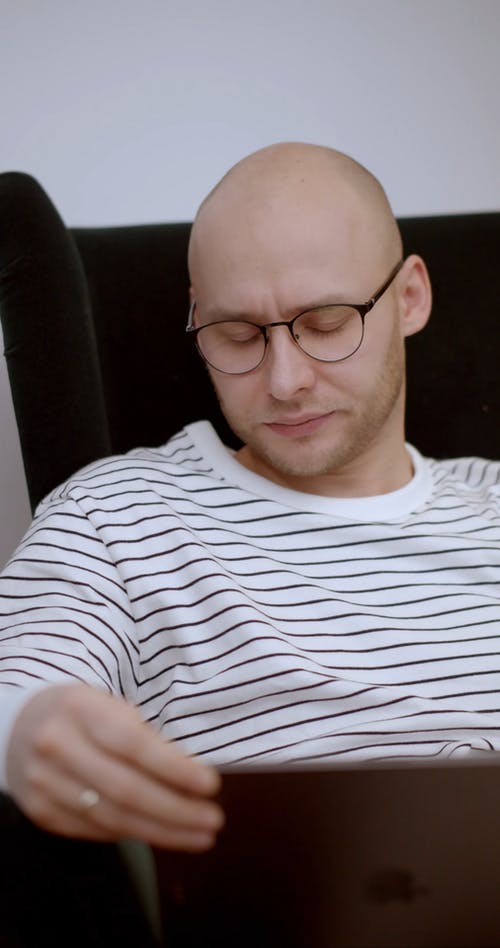 有关人, 啤酒, 坐的免费素材视频