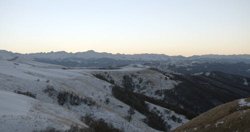 有关下雪的天气, 冬季, 地平线的免费素材视频