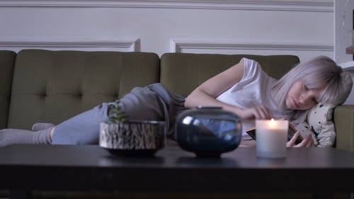 有关在家, 女人, 女性的免费素材视频