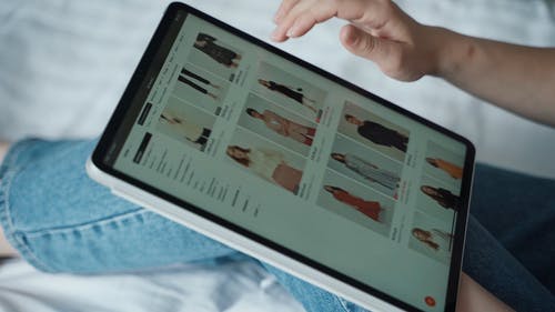 有关iPad, 上网, 女孩的免费素材视频