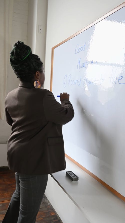 有关侧面图, 垂直视频, 女人的免费素材视频