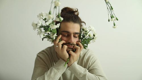 有关人, 室内, 寒意的免费素材视频