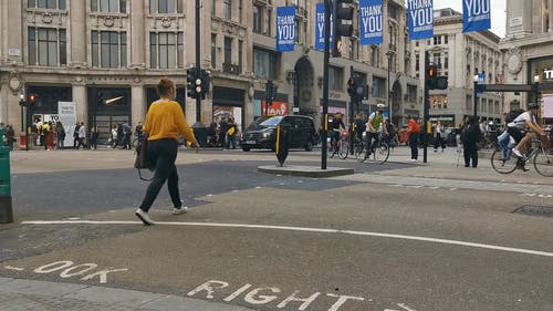 有关人行道, 伦敦巴士, 伦敦市中心的免费素材视频