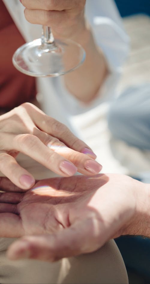 有关不露面, 垂直视频, 手的免费素材视频