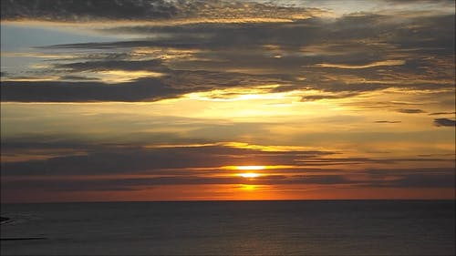 有关傍晚天空, 傍晚的太阳, 地平线的免费素材视频