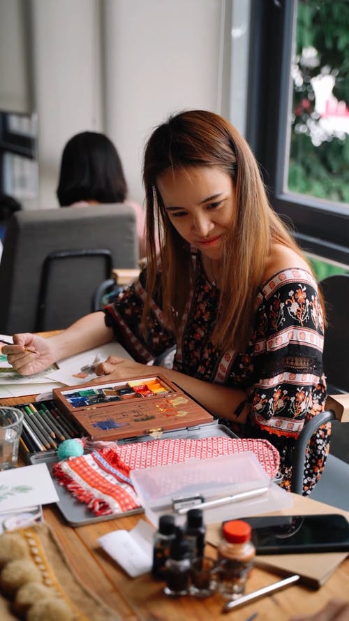 有关女人, 微笑, 成人的免费素材视频