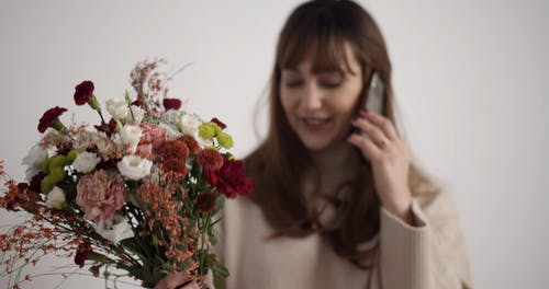 有关一串, 女人, 室内的免费素材视频