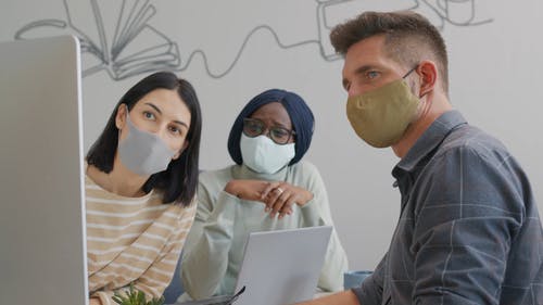 有关＃室内, 一起, 上网的免费素材视频