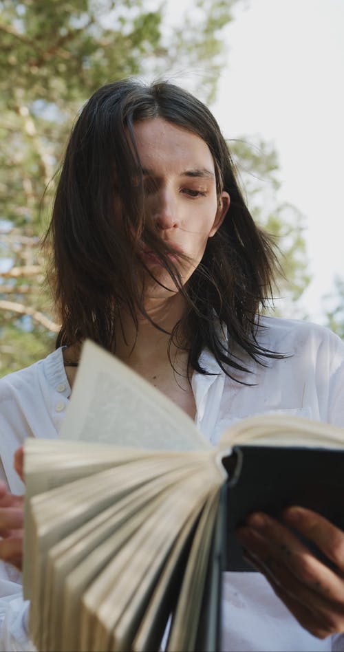 有关人, 户外, 握住的免费素材视频