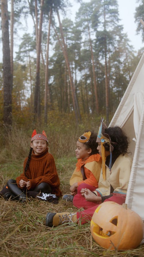 有关坐, 孩子, 帐篷的免费素材视频