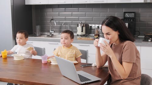 有关可爱, 可爱的, 吃的免费素材视频