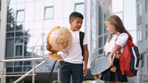 有关儿童, 包包, 地球的免费素材视频