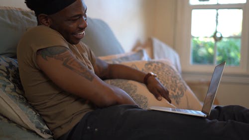 有关人, 床, 技术的免费素材视频