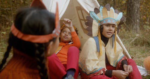 有关女孩, 帐篷, 帐篷的免费素材视频