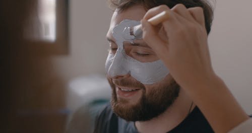 有关化妆品面膜, 在家, 涂抺的免费素材视频