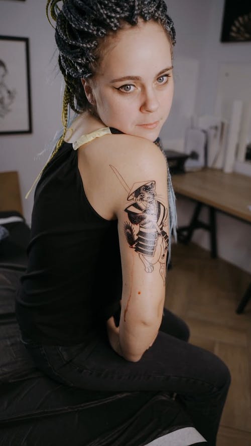 有关刺青, 刺青的, 垂直视频的免费素材视频