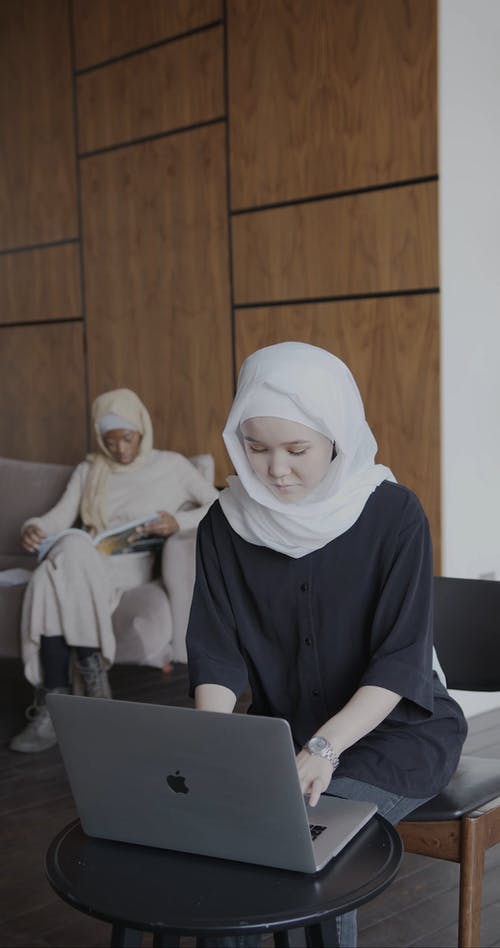 有关MacBook, 伊斯兰, 伊斯兰教的免费素材视频